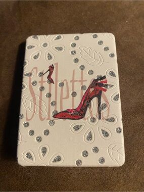 White Women's Fashion Compact with Red High Heel Graphic. NEW